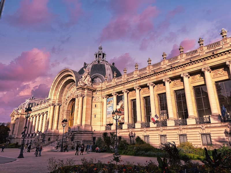 Crepe Stand near Petit Palais