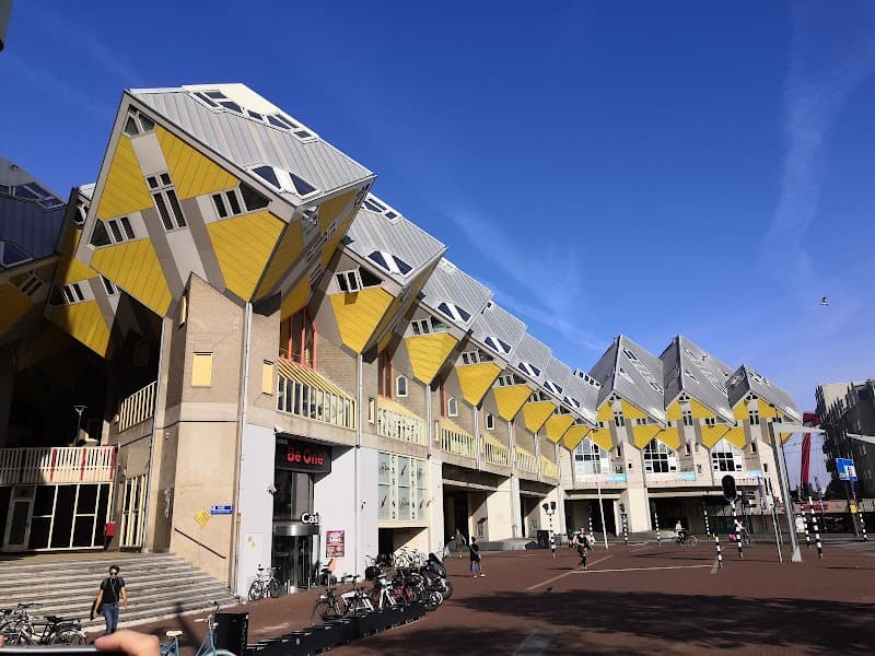 Cube Houses & Kijk-Kubus Museum House