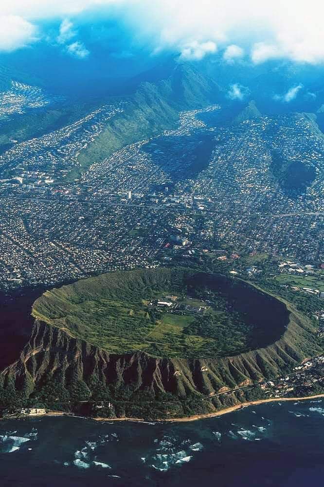 Honolulu: Volcanic Peaks, Marine Life & Island Culture