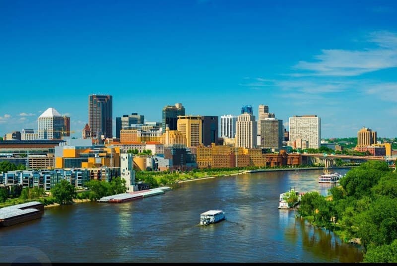 Downtown Riverfront Walk & Raspberry Island