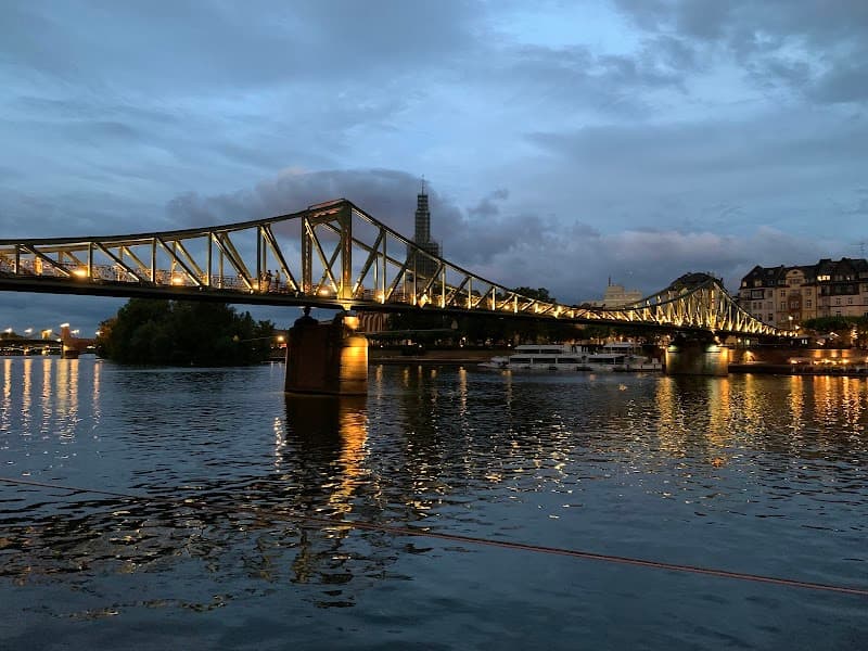 Eiserner Steg and Main Embankment