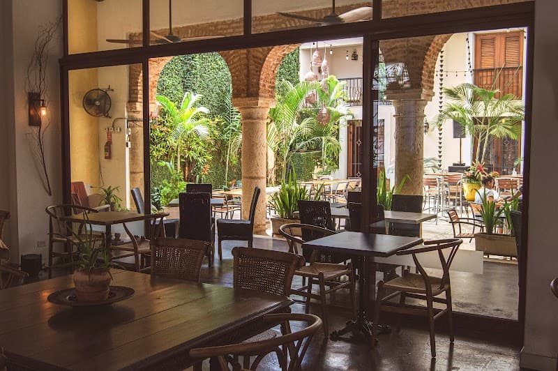 El Buho Café (Garden Patio)