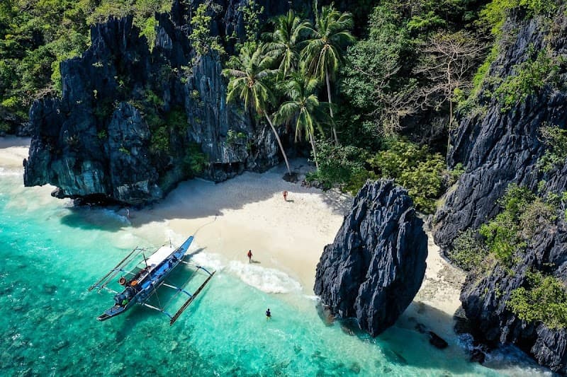 7 Wild Lagoon Days in El Nido