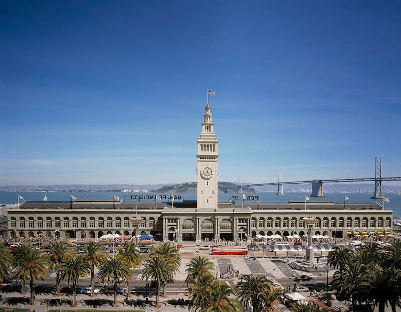 Embarcadero Waterfront Walk (Pier 7 to Ferry Building)