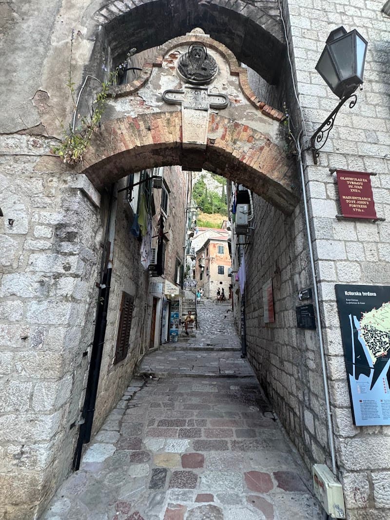Evening Stroll & Drinks in Kotor Old Town