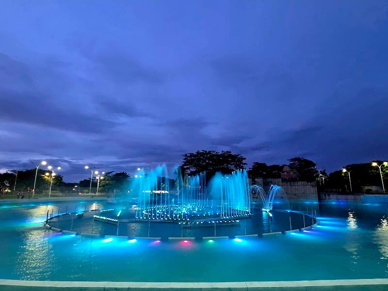 Evening Walk in Luis Alfonso Velásquez Park