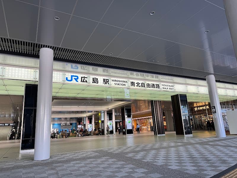 Final Hiroshima Station shopping sweep