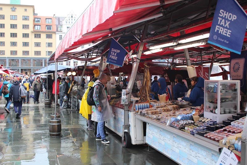 Bergen in a Day: Bryggen, Markets, and Harbor Heritage