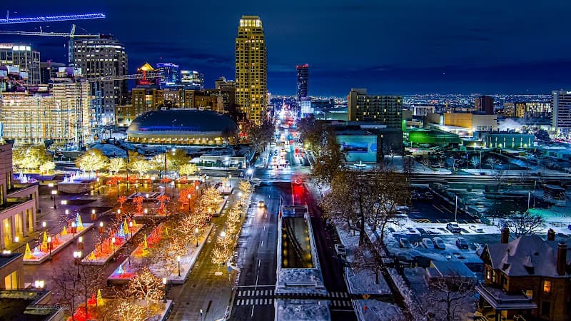 Salt Lake City & Utah's Mighty 5: Adventure & Hidden Gems