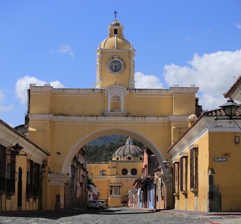 Free Explore: Calle del Arco Area