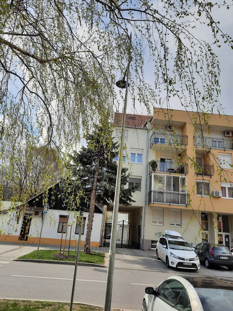Free Explore: Grbavica Neighborhood