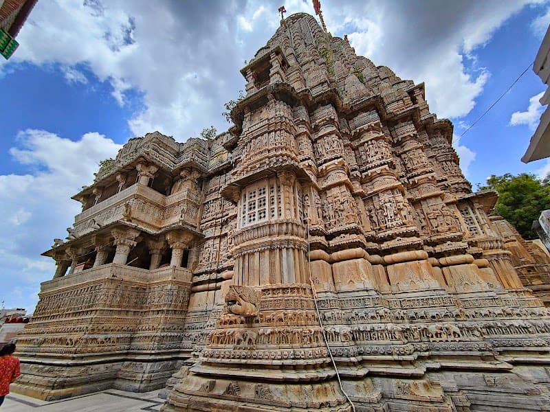 Free Explore: Old City Lanes & Jagdish Temple Area