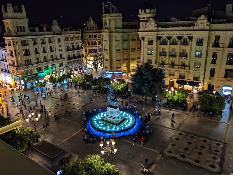 Free Explore: Plaza de las Tendillas and Nearby Streets