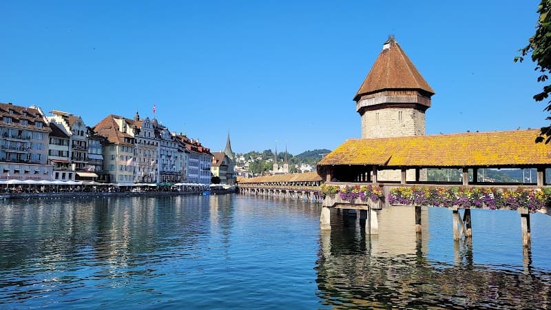 Free Explore: Rathausquai and Kornmarkt