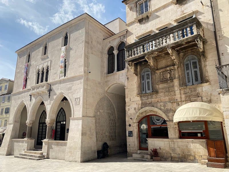 Free-Explore Time in Marmontova & Old Town