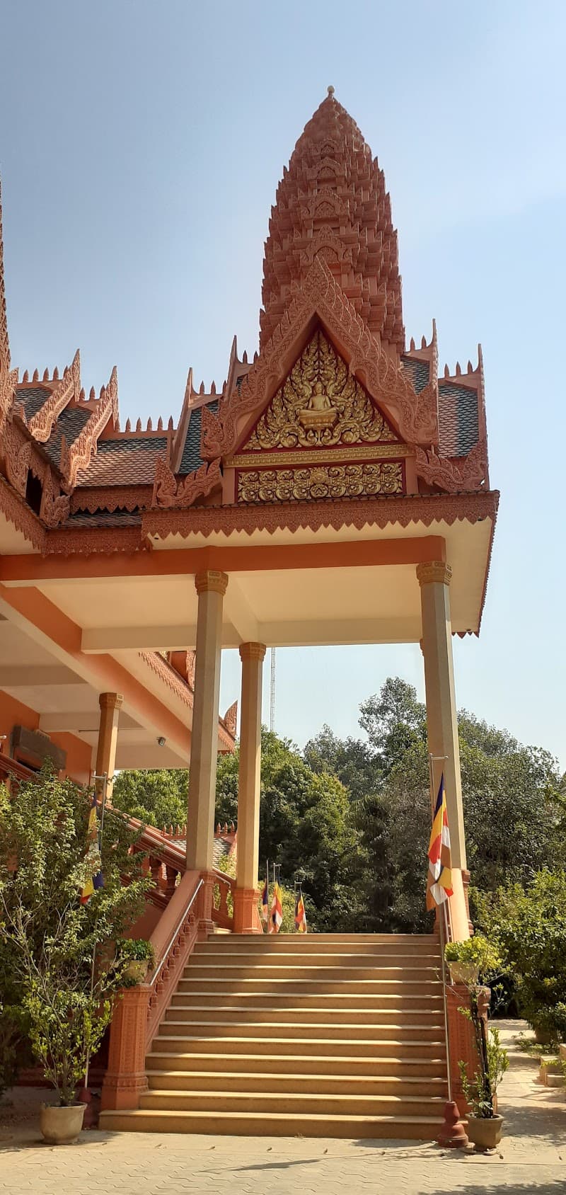Free Explore Time in Wat Bo Neighborhood