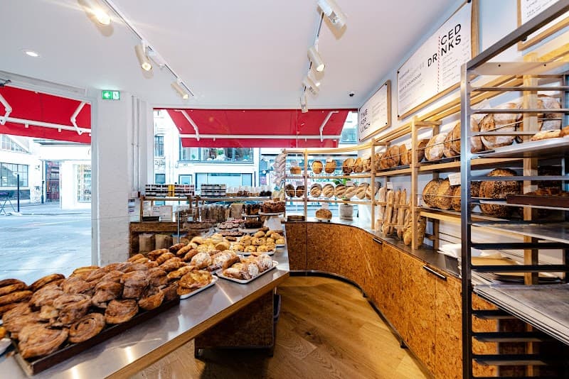 Seven Comfortable Days of London Adventure