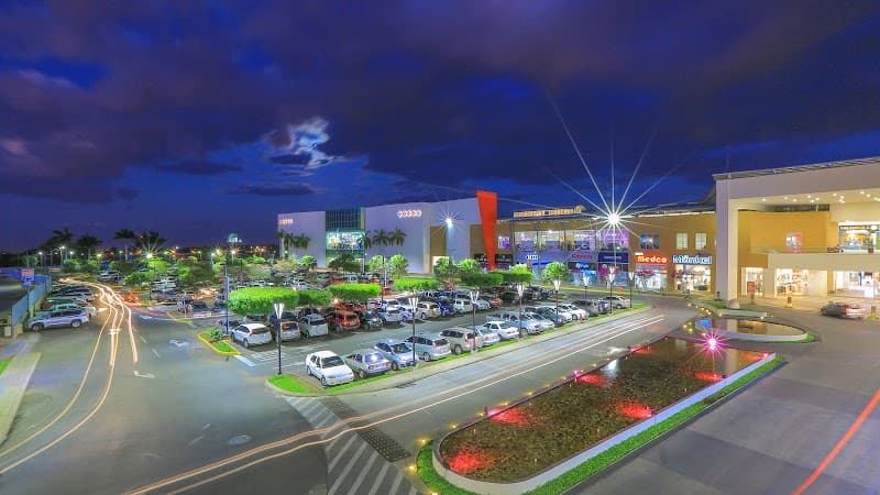 Galerías Santo Domingo Mall Stroll