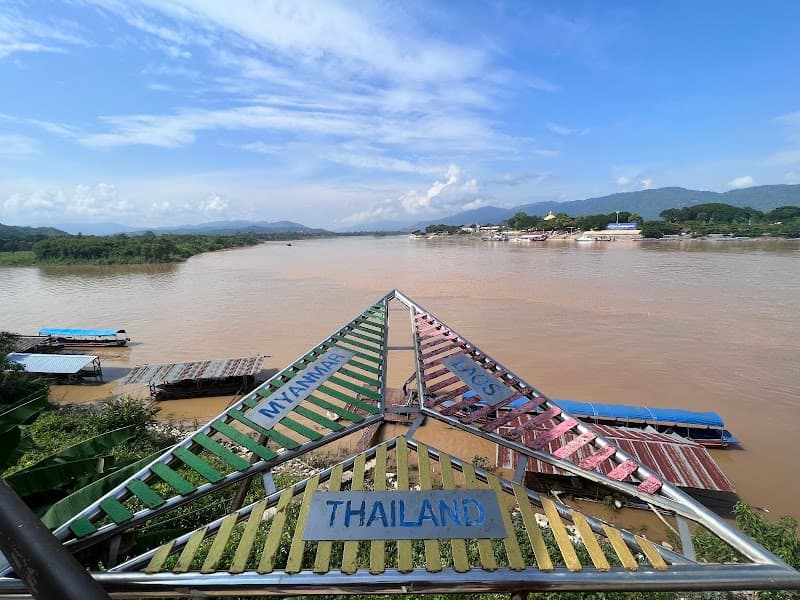 Golden Triangle Viewpoint & Mekong Boat Ride