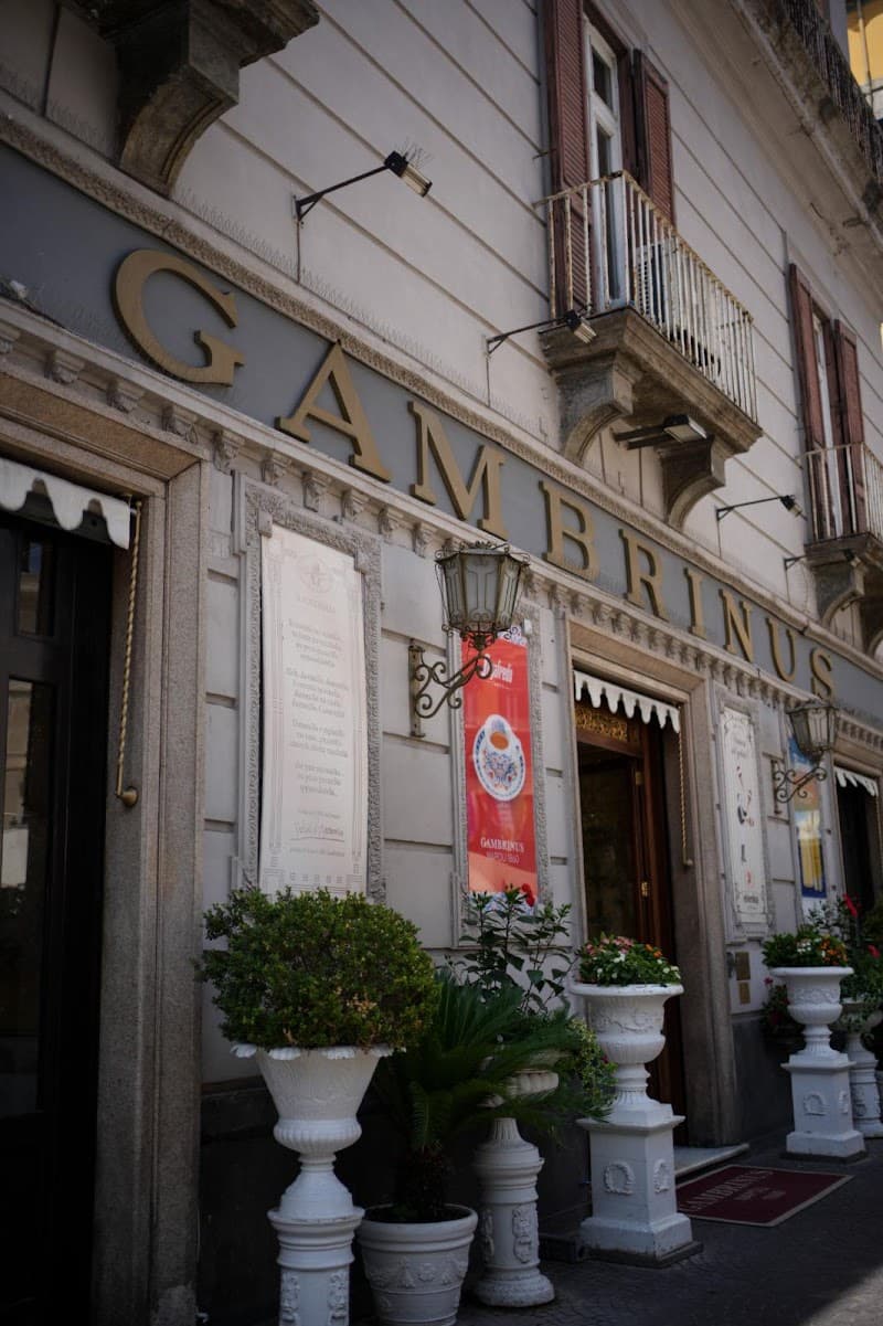 Minimalist Naples: Relaxation by the Bay