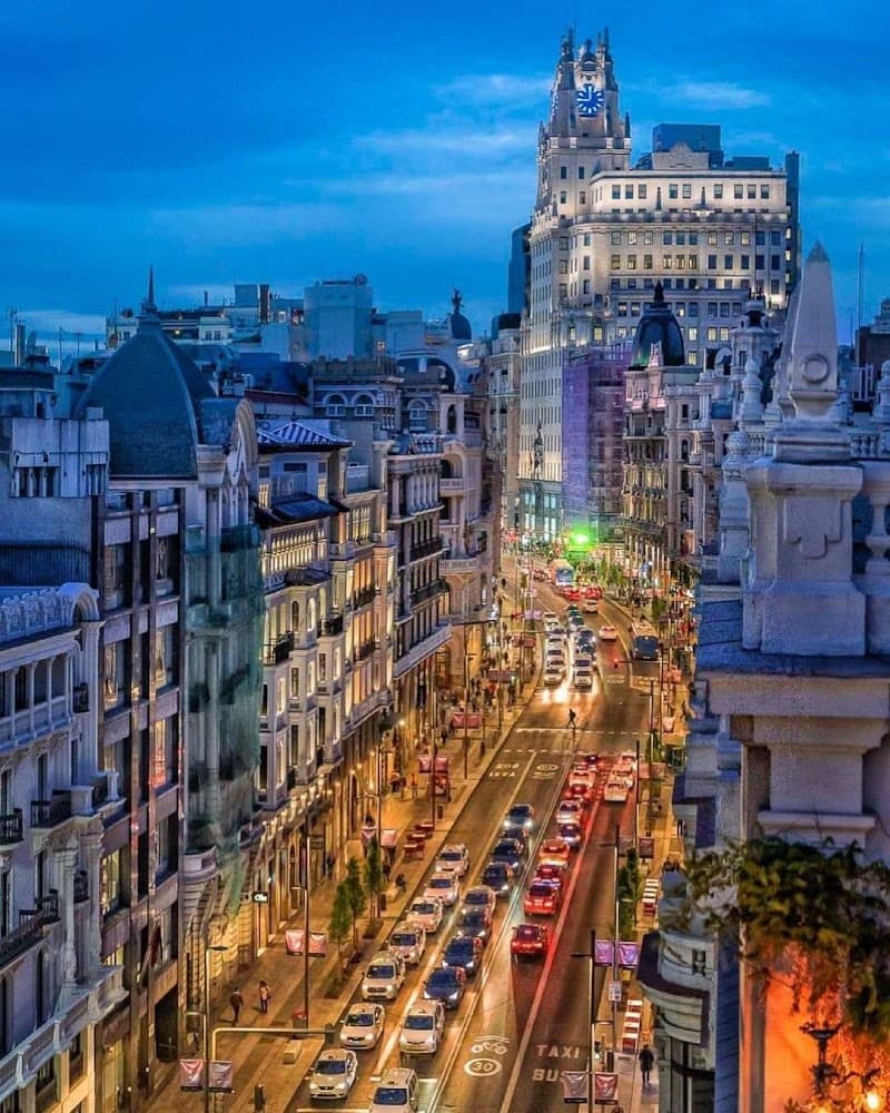 Gran Vía Architecture Walk