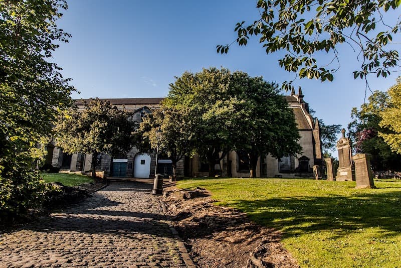 Greyfriars Kirkyard & Candlemaker Row