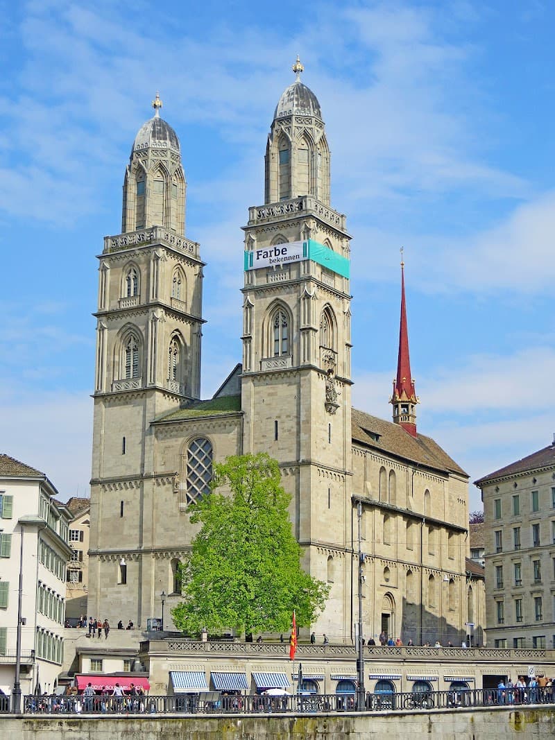 Grossmünster and Fraumünster Exterior Circuit
