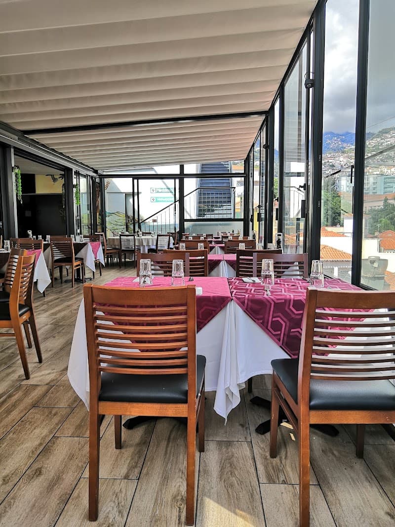 Gusto Terrace Lounge