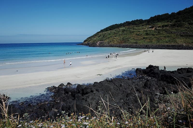Hamdeok Beach & Coastal Walk
