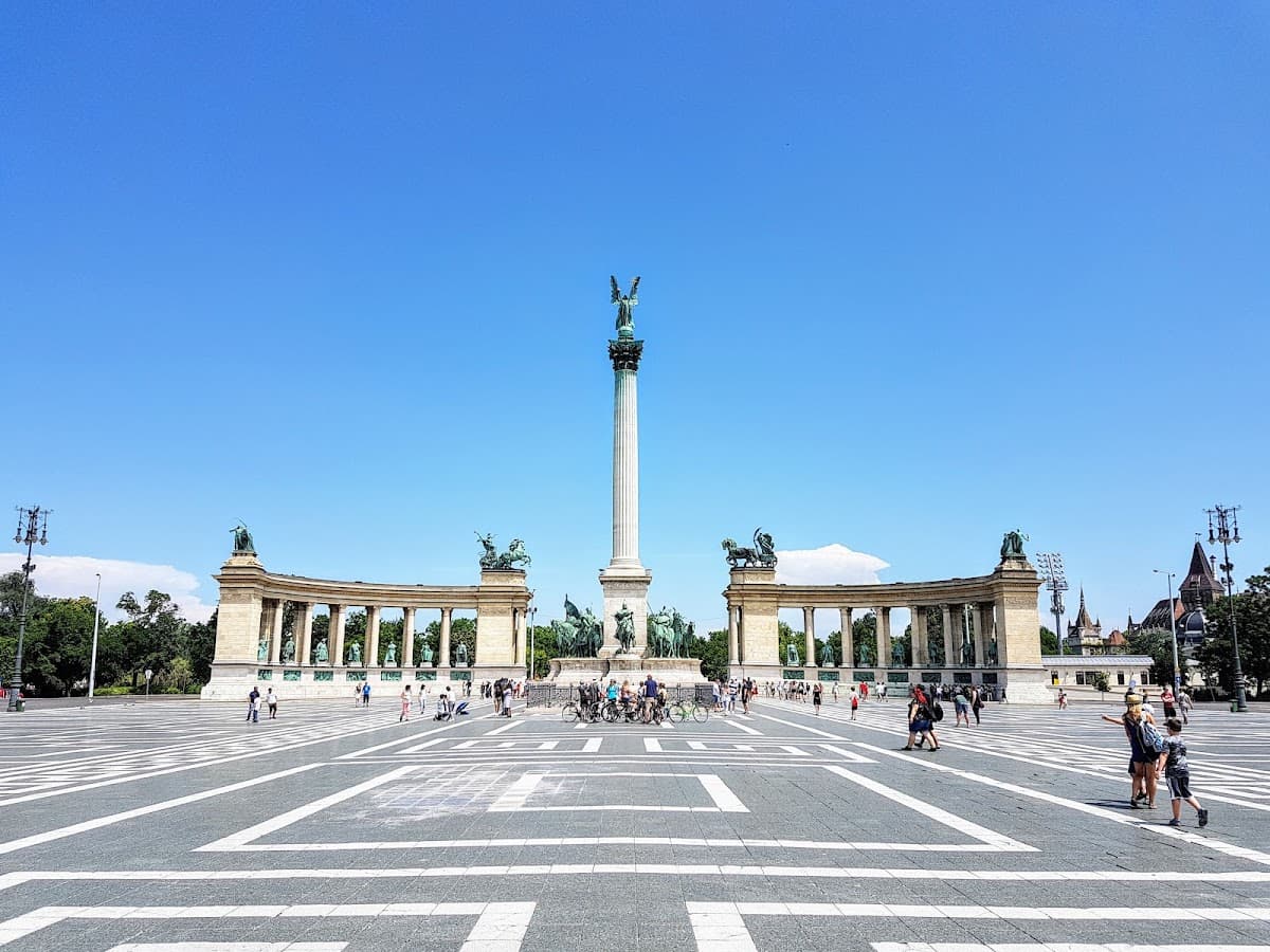 Heroes' Square