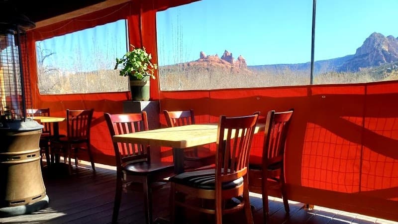 Sedona Serenity: Red Rocks & Minimalist Bliss
