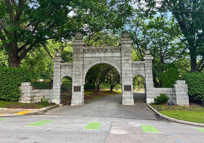Historic Oakwood & Oakwood Cemetery Walk
