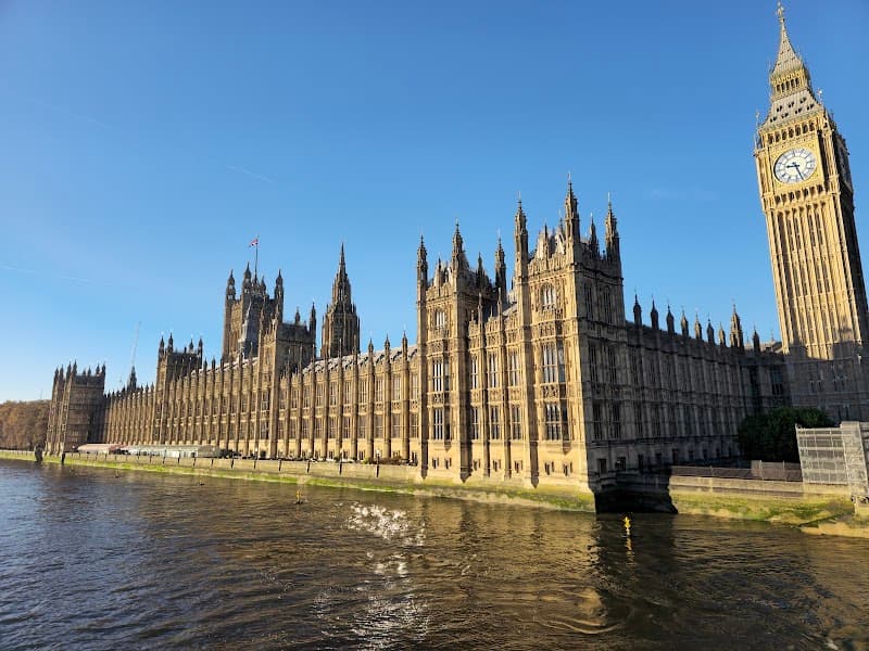 Houses of Parliament & Big Ben (Exterior Walk)