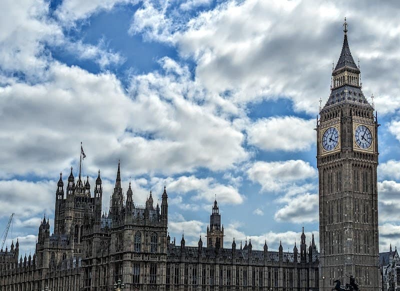 Houses of Parliament Exterior Walk