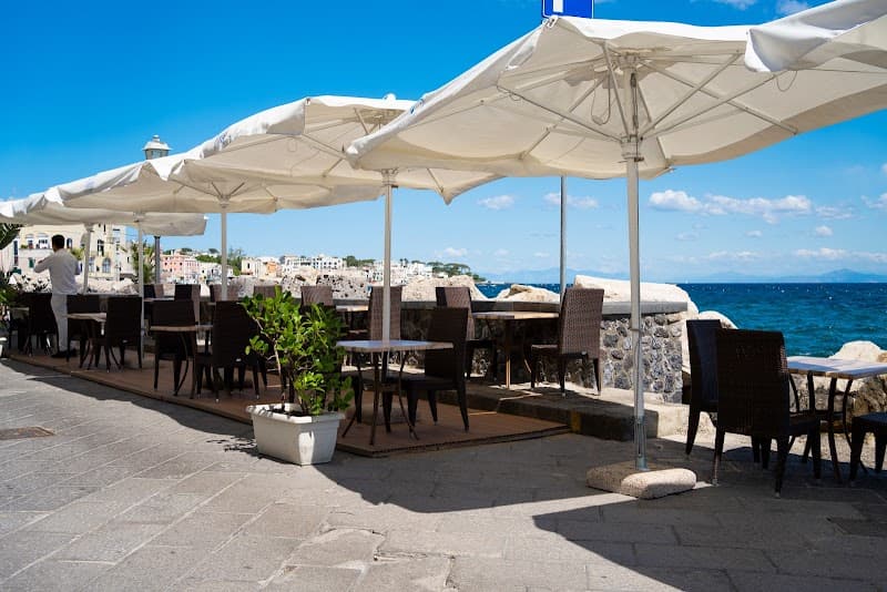 Ischia Ponte Village Wander