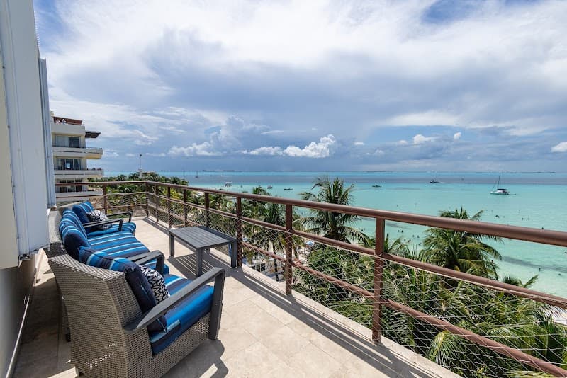 Ixchel Beach Hotel