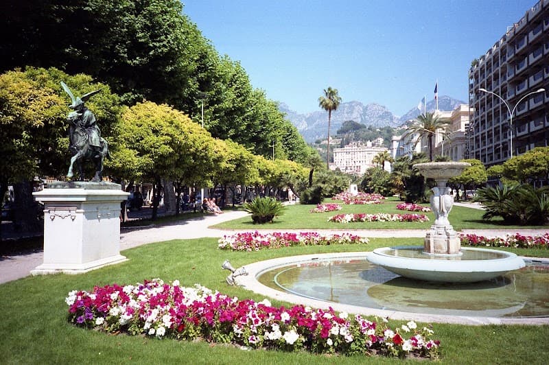 Jardins Biovès & Menton Seafront