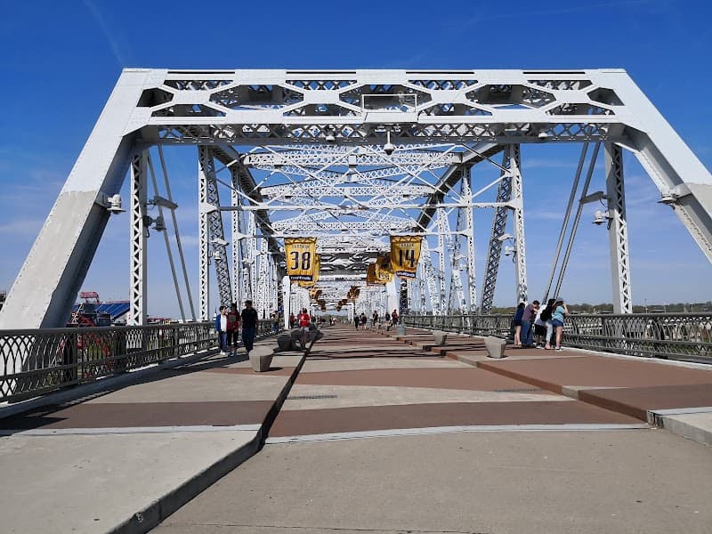 John Seigenthaler Pedestrian Bridge & Riverfront Park