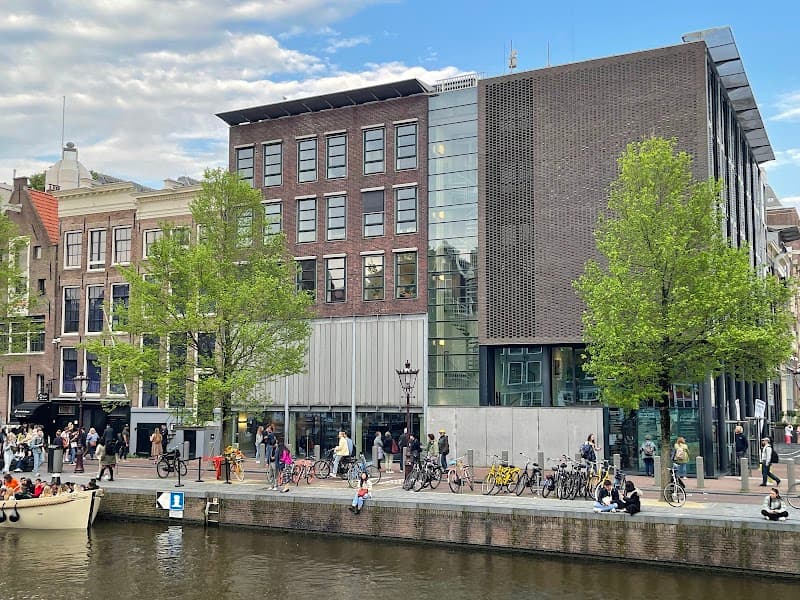 Jordaan Neighborhood & Anne Frank House Exterior