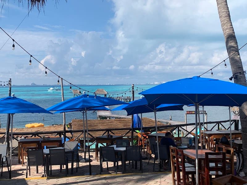 Kin Há Beach Platforms & Swim