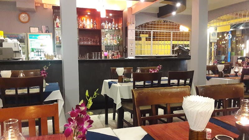 Kohinoor Indian Restaurant & Pizza