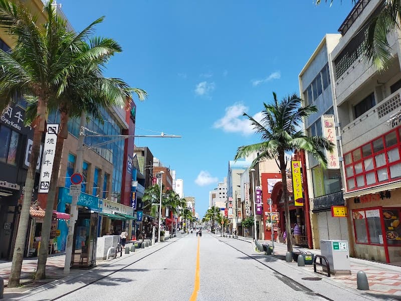Kokusai Street Shopping