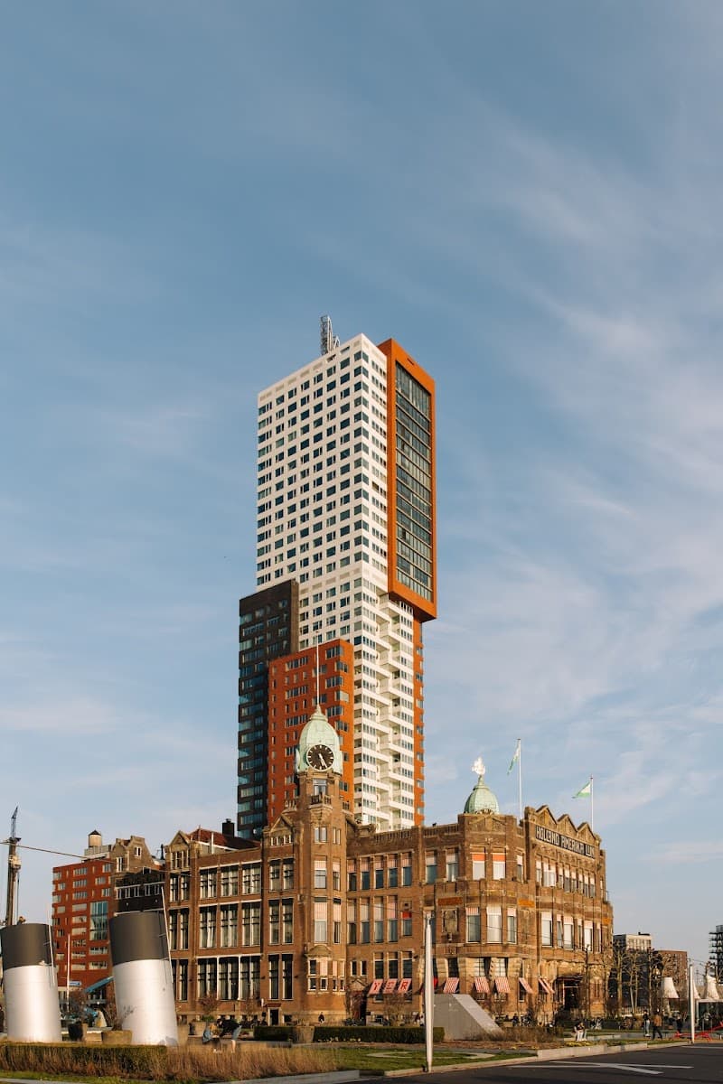 Kop van Zuid Riverside Walk (Wilhelminapier & Hotel New York area)