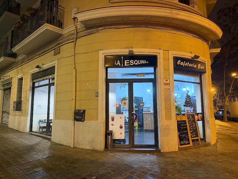 Barcelona Long Weekend: Gaudí, Beaches & Neighborhood Flavor