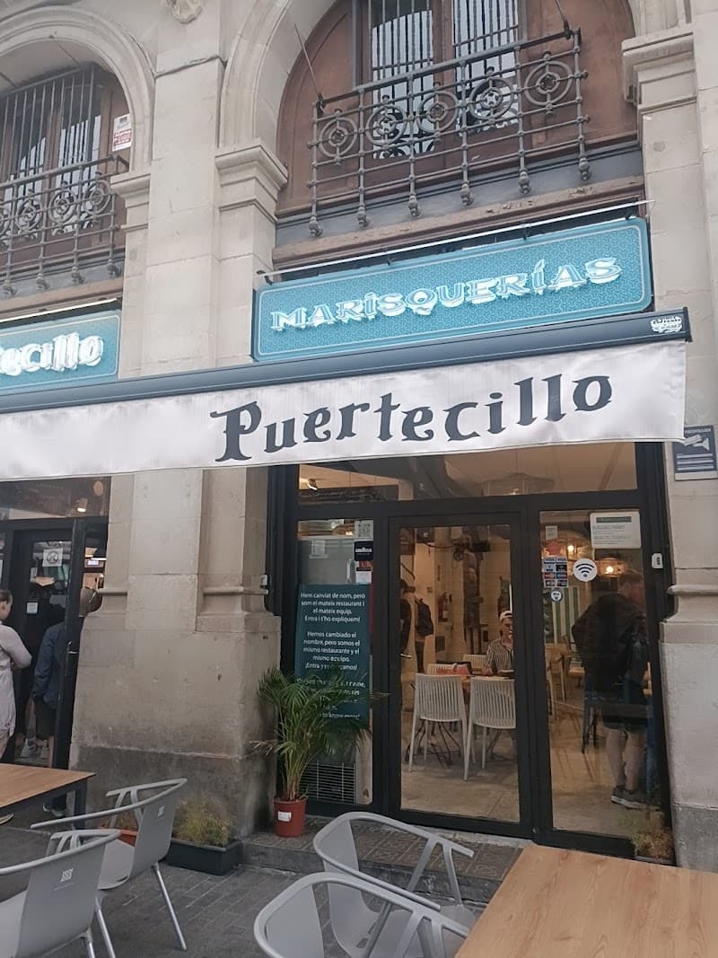 Barcelona Tropical Nights: Food, Wine & Beach Bliss