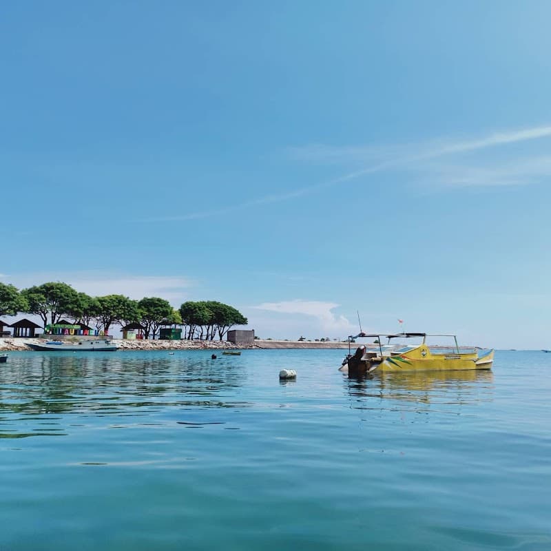 Lae-Lae Island Half-Day Trip