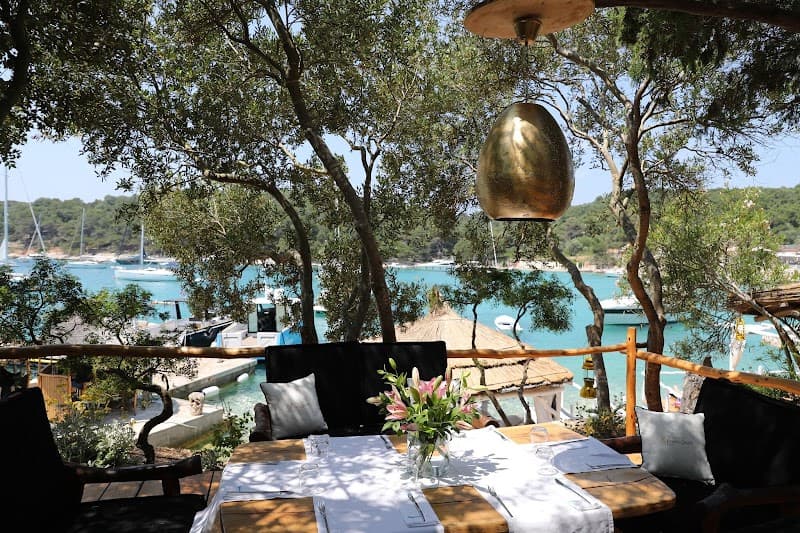 Laganini Lounge Bar & Fish House