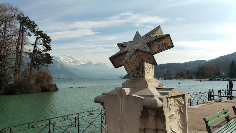 Lakeside Sunset Stroll (Jardins de l’Europe)