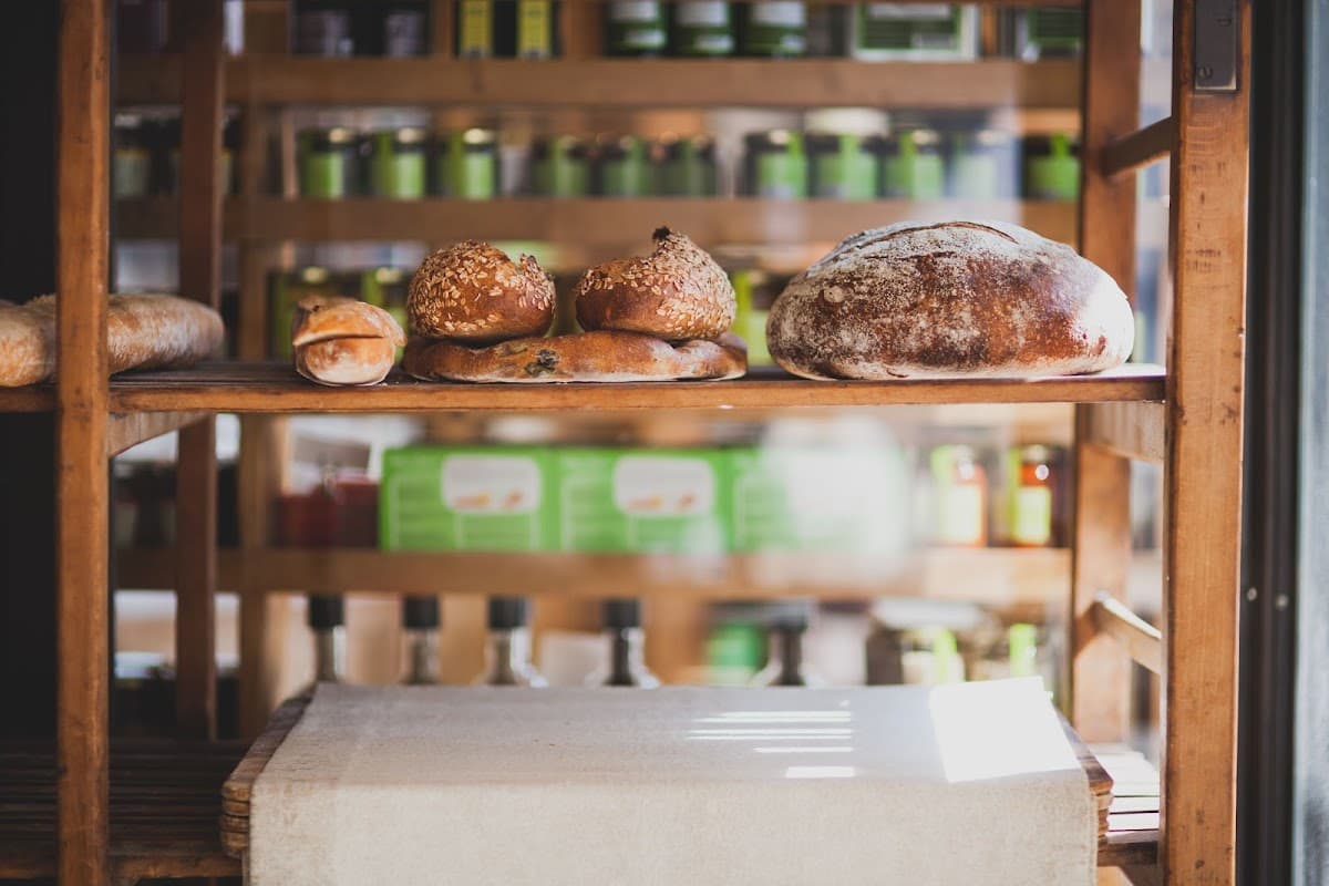 Minimalist NYC: Frames, Flavors & Hidden Rhythms