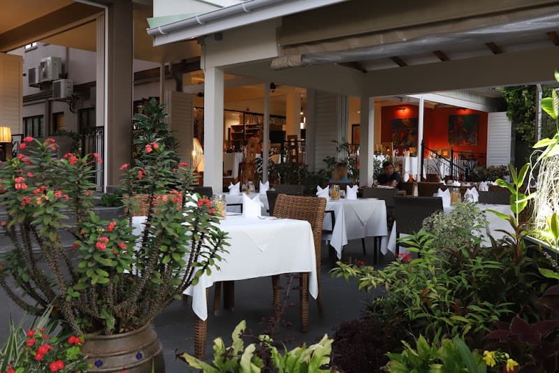 Le Repaire Hotel Restaurant (Halal-Friendly Choices)